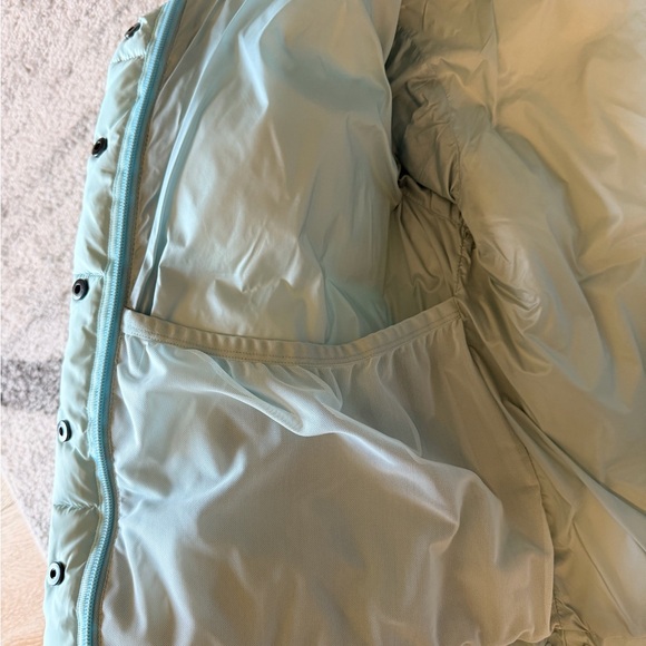 Alo Yoga Women's Light Crop Blue Puffer Jacket - new never used no tags size S - Picture 5 of 6